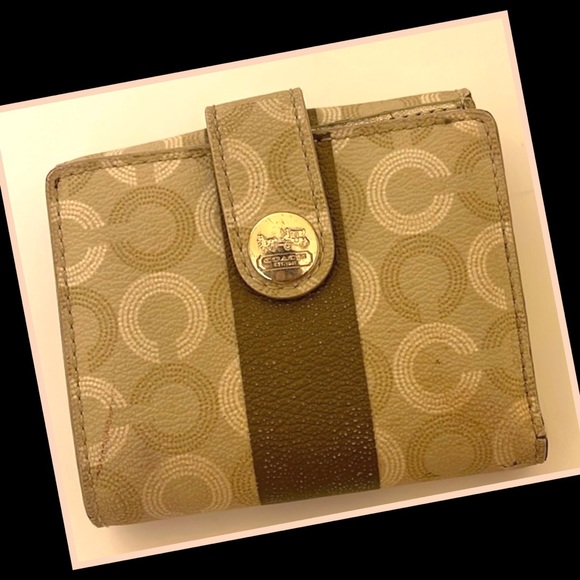 Coach Handbags - Coach wallet